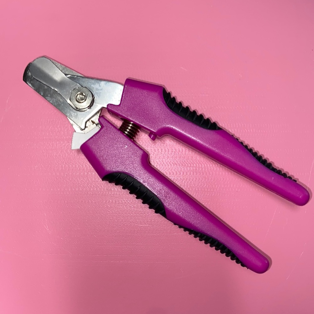 Dog nail trimmer